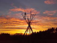 foto-Machpiato-sunset-skelet-teepee